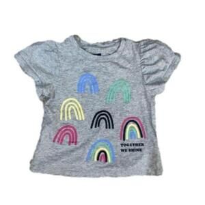 ⭐️3/$20 Girls Gap Rainbow T-Shirt Size 4T Grey